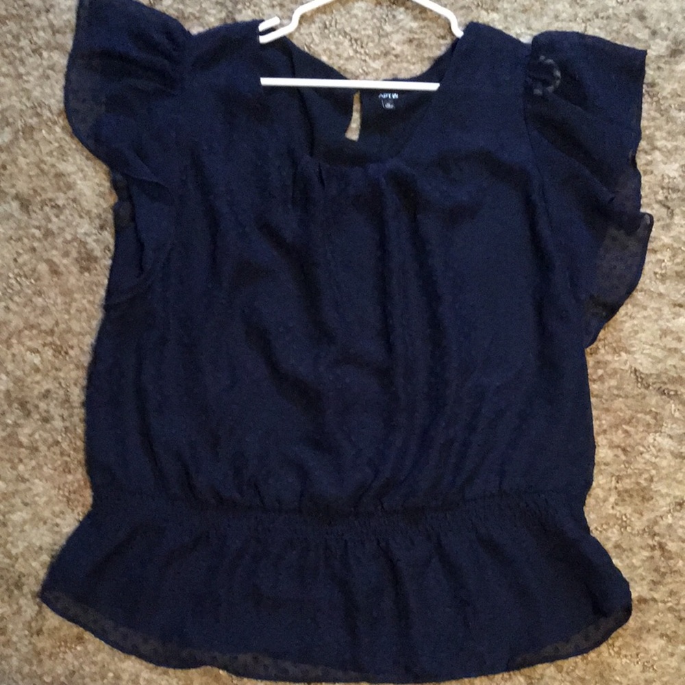 Ruffle sleeveless top